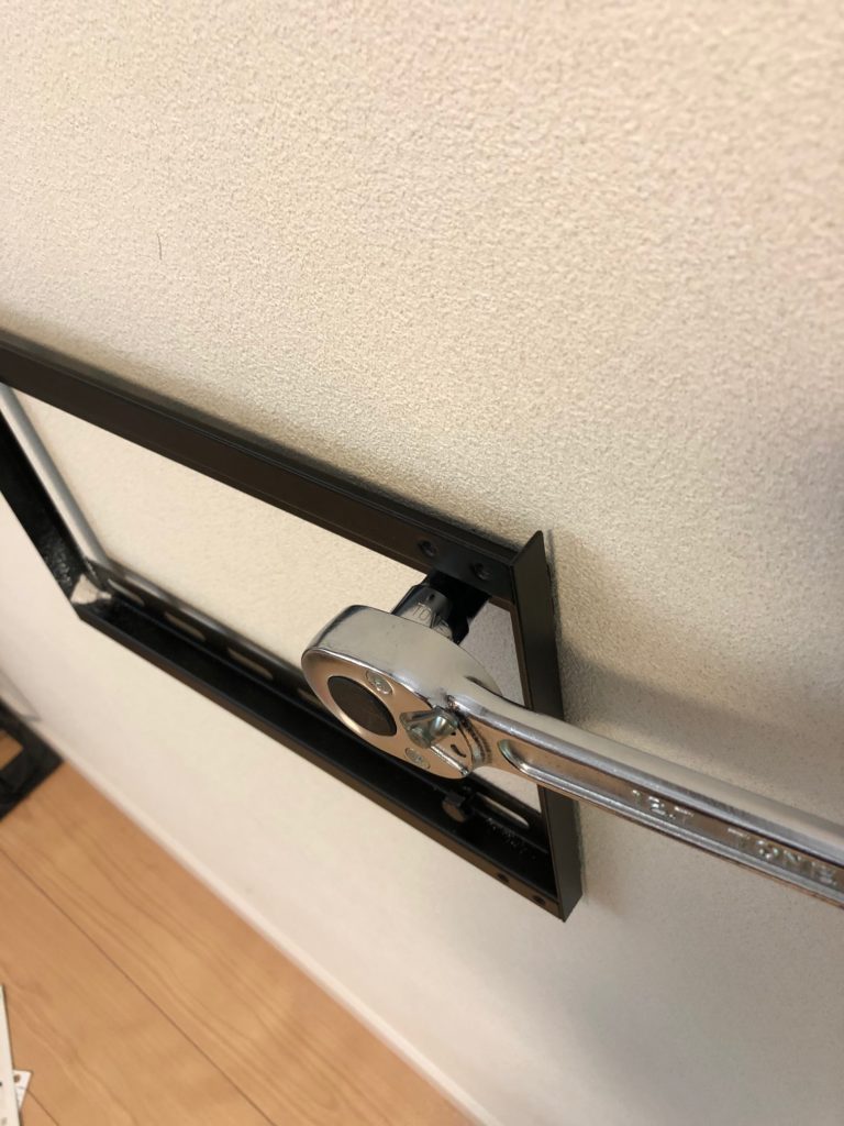テレビ壁掛け　取り付け金具　ラグボルト　ソケットレンチ　13ｍｍ　必須工具