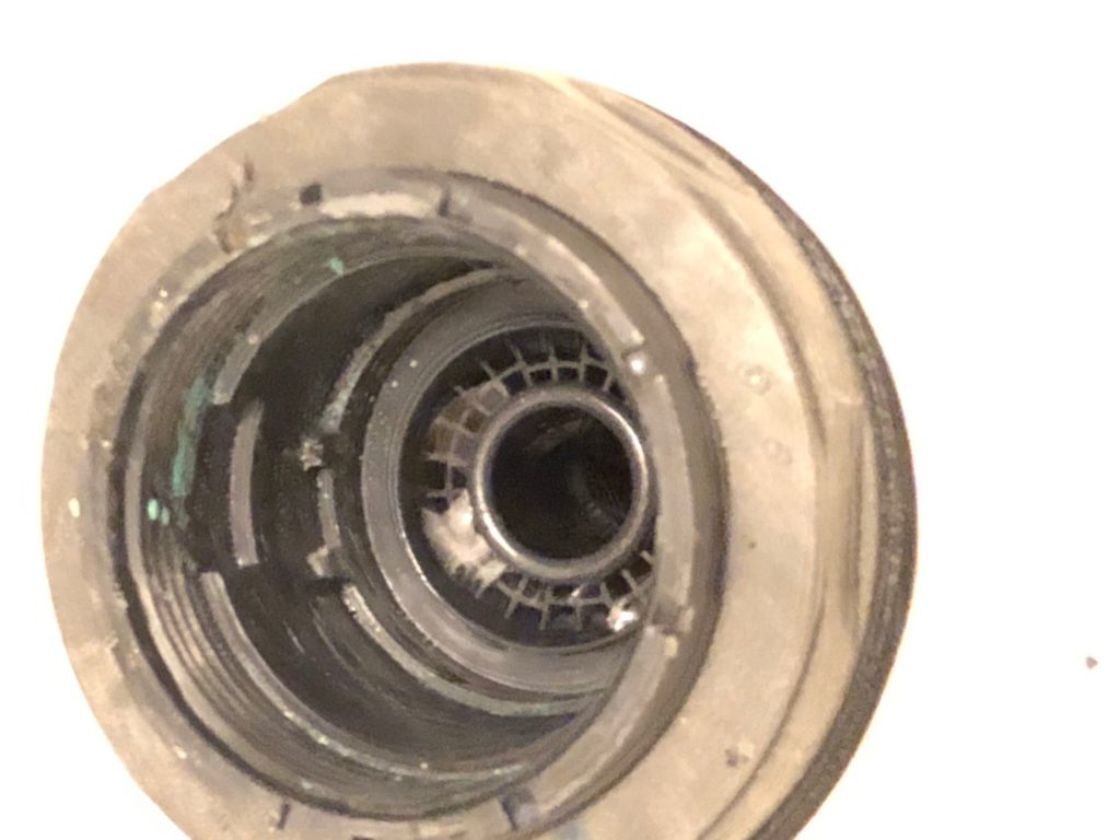 流量調節バルブ　取り外し　方法　部品が本体内に残る　破損　ウォーターポンププライヤー　INAX リクシル　LIXIL　ボタン押しても出ない　途中で折れる